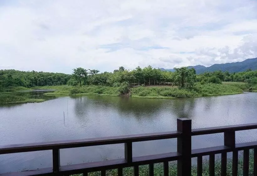 Hotelli Rai Juthamas Resort