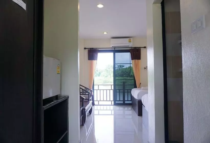 Hotelli Rai Juthamas Resort