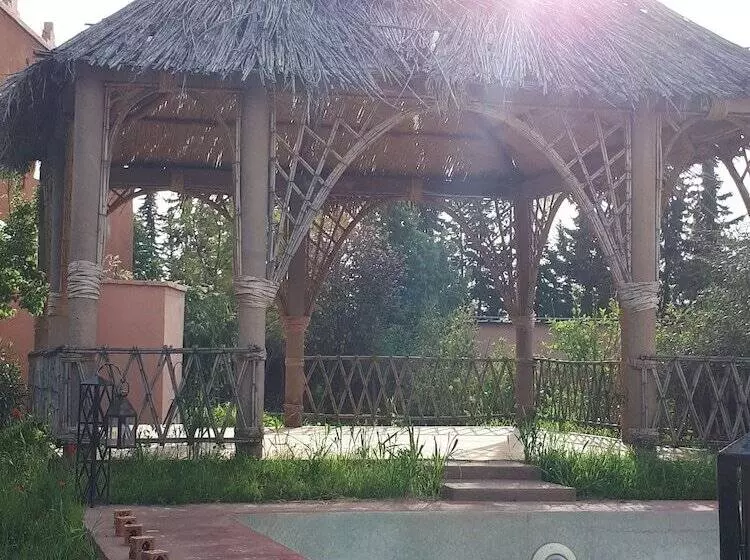 هتل Refuge Aicha