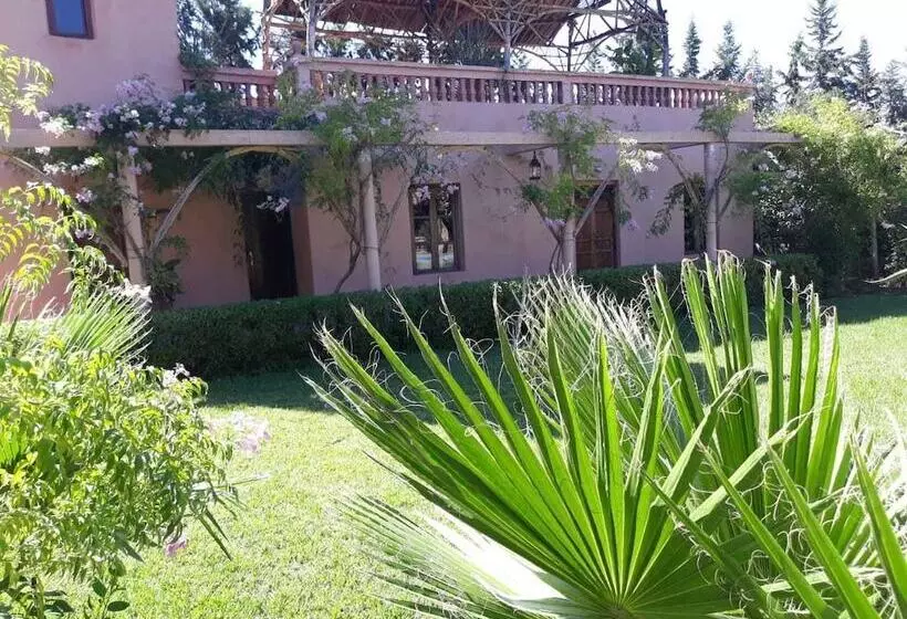هتل Refuge Aicha