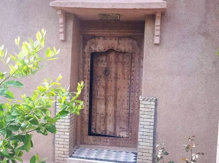 هتل Refuge Aicha