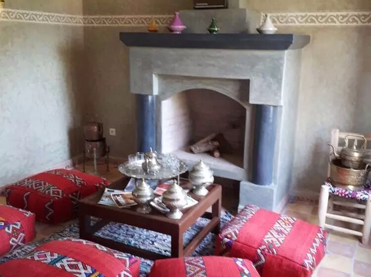 هتل Refuge Aicha