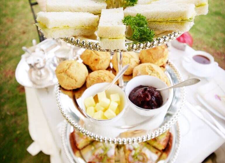 Отель The Flame Tree Estate &