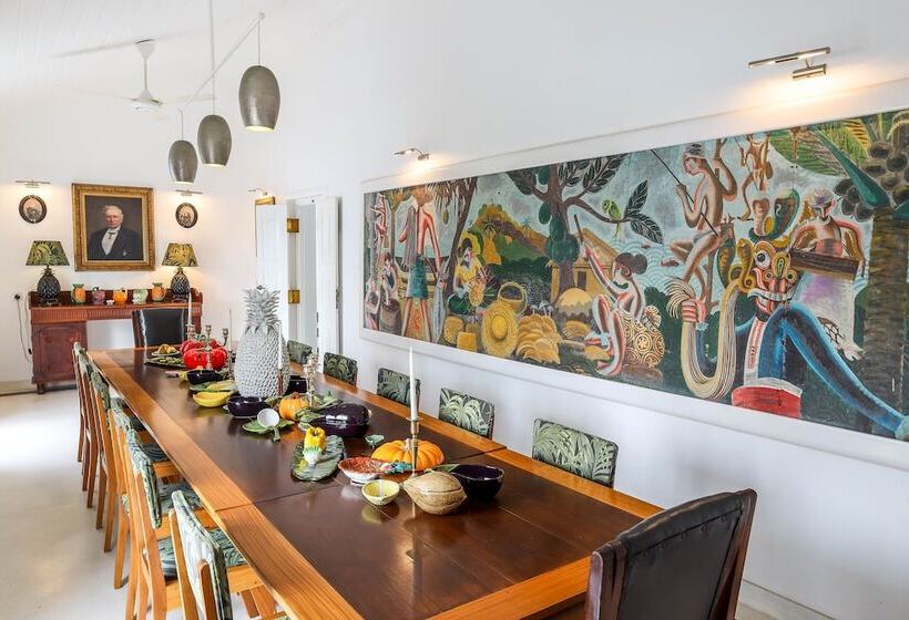 Отель The Flame Tree Estate &