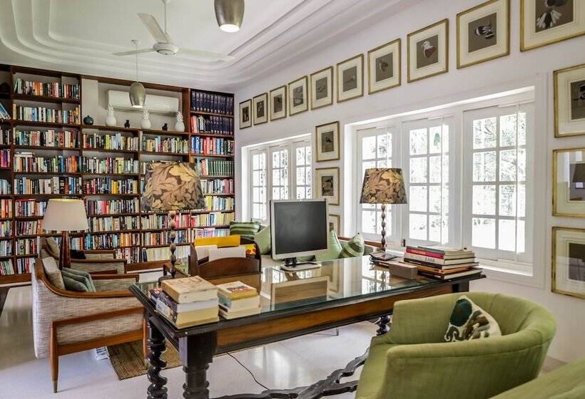 Отель The Flame Tree Estate &