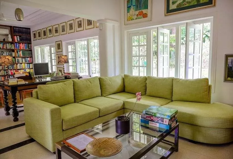 Hotelli The Flame Tree Estate &