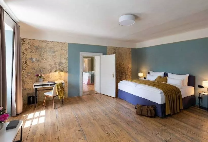 Majatalo Boutique Hotel Zum Oberjäger, Schloss Lackenbach