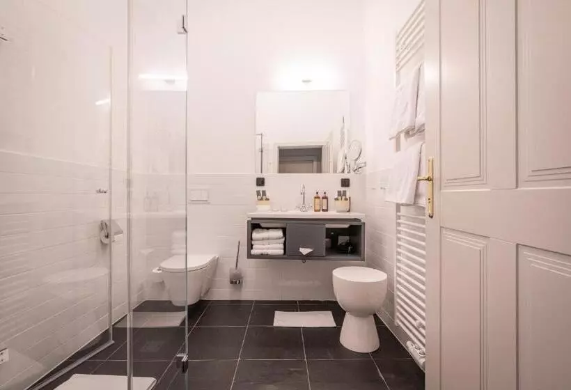 Majatalo Boutique Hotel Zum Oberjäger, Schloss Lackenbach