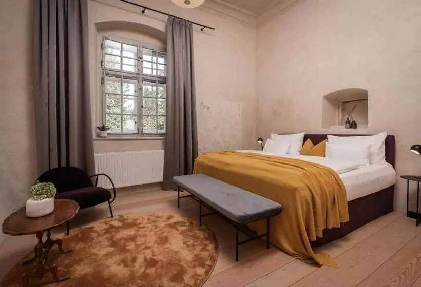 Majatalo Boutique Hotel Zum Oberjäger, Schloss Lackenbach