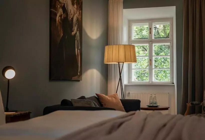 Majatalo Boutique Hotel Zum Oberjäger, Schloss Lackenbach