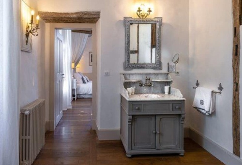 بنسيون Château De Ronel