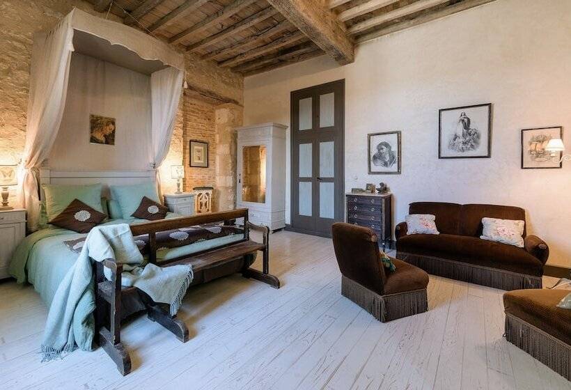 بنسيون Château De Ronel