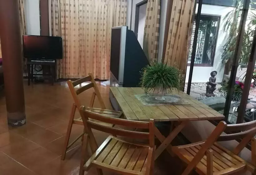 Majatalo Kumkhumsriwangchai Amphawa