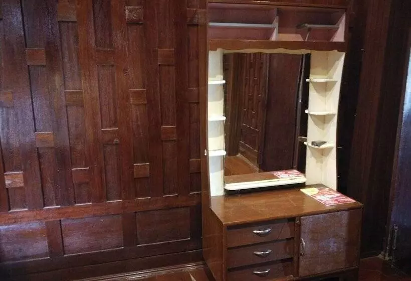 Majatalo Kumkhumsriwangchai Amphawa