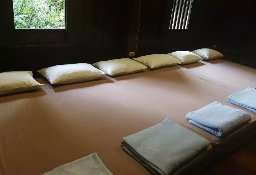 Majatalo Kumkhumsriwangchai Amphawa