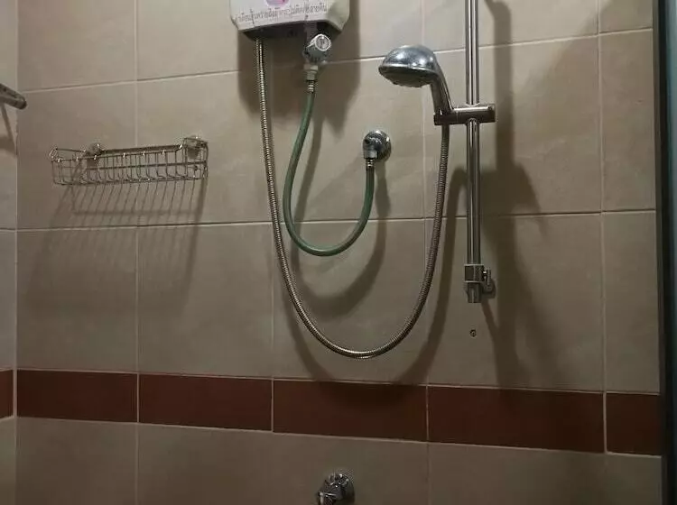 Majatalo Kumkhumsriwangchai Amphawa