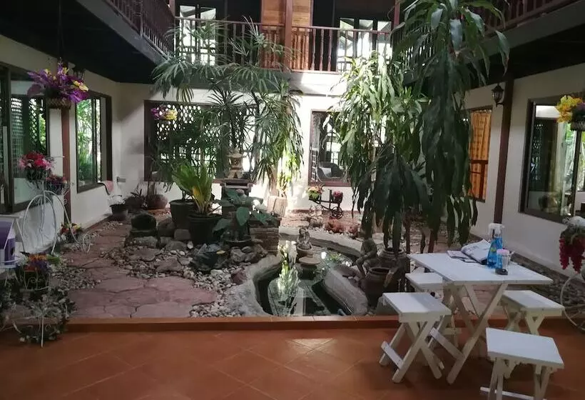 Majatalo Kumkhumsriwangchai Amphawa