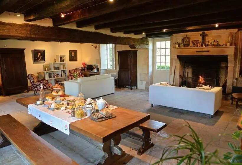 ペンション Association Le Prieuré Saint Barthélémy