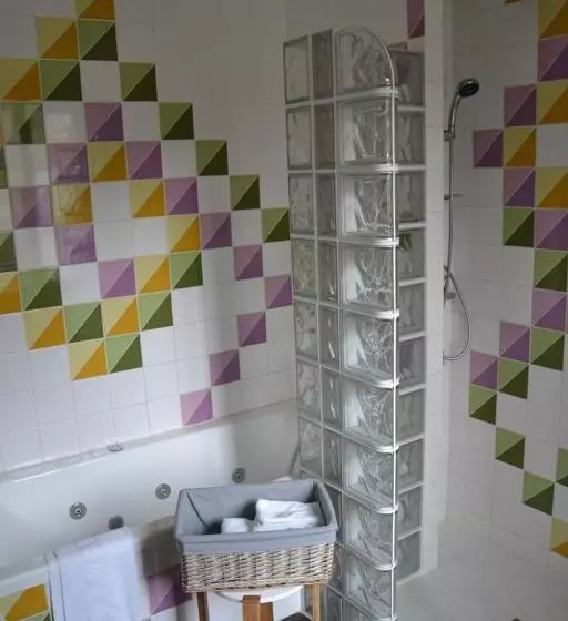 Aamiaismajoitus (B&B) Chambres D Hôtes Villa De Vienneenarthies