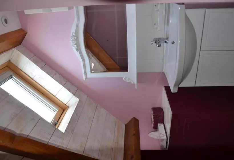 Aamiaismajoitus (B&B) Chambres D Hôtes Villa De Vienneenarthies