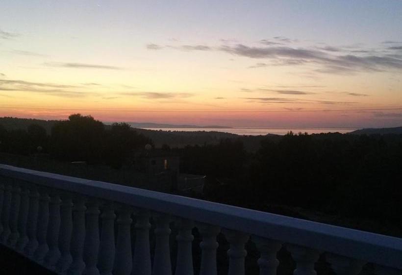 مبيت وإفطار La Pinède D Estarac