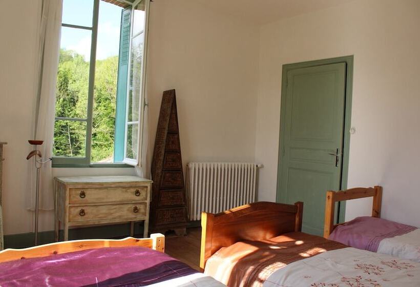 ベッドアンドブレックファースト Maison Esmeralda