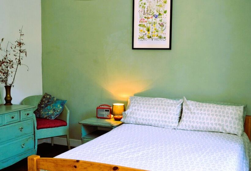 ベッドアンドブレックファースト Maison Esmeralda