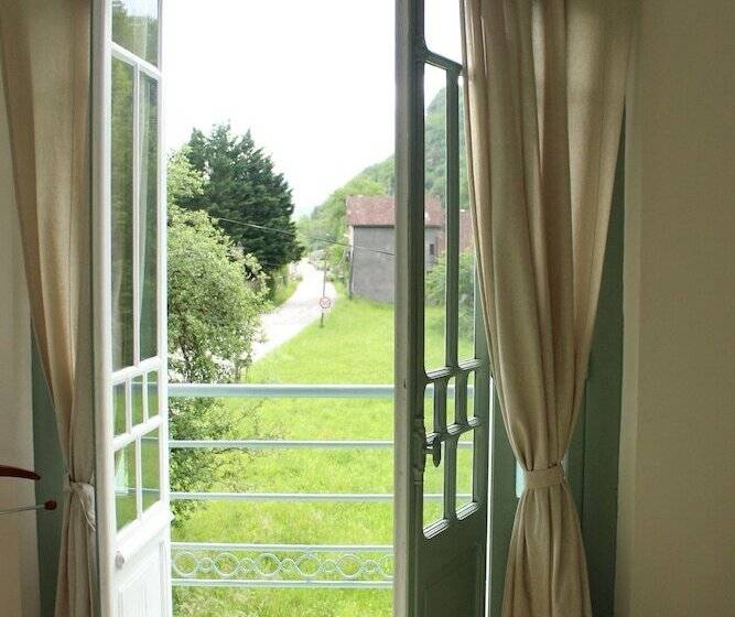 ベッドアンドブレックファースト Maison Esmeralda