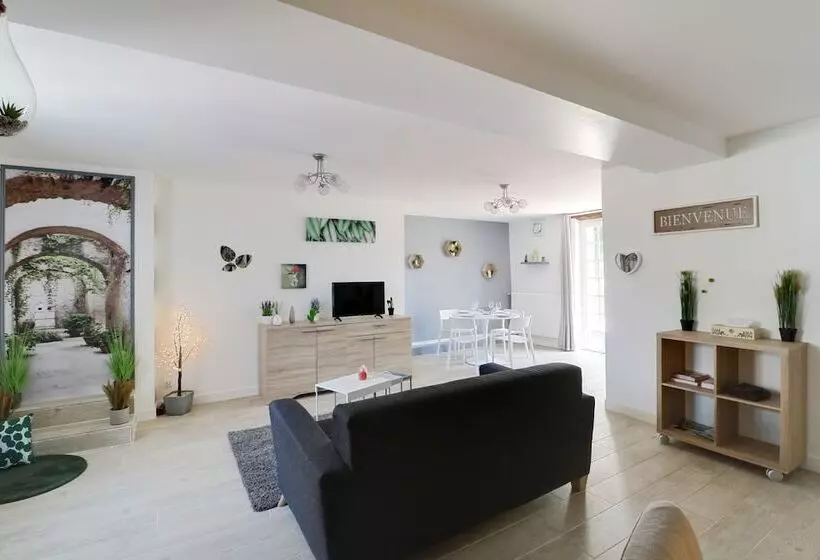 Domaine Des Trois Chateaux