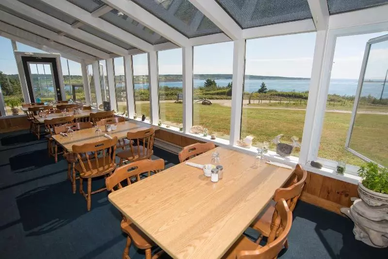 Hotelli Brier Island Lodge