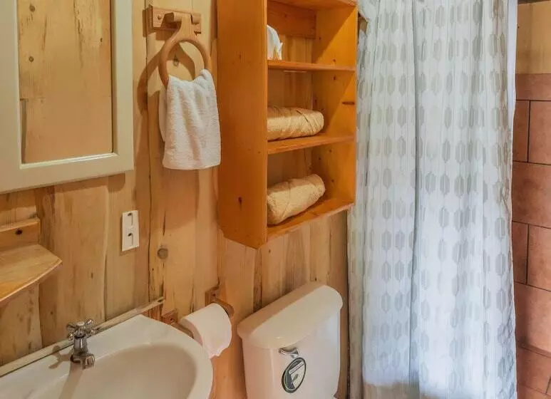 ホテル Cedrela Ecolodge