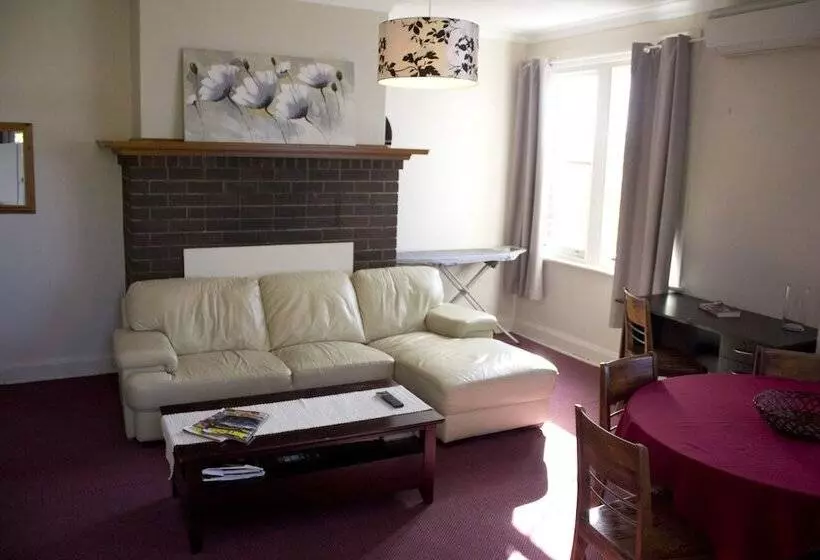 Courthouse Hotel Boorowa