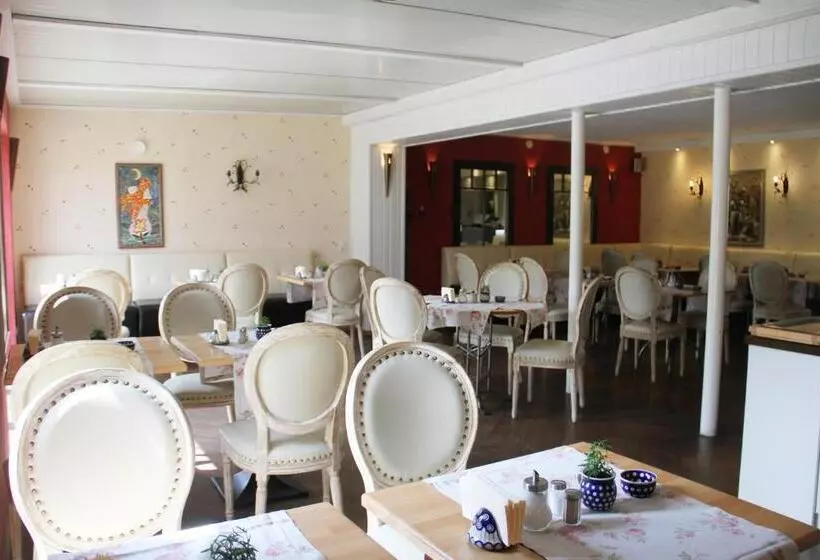 Kur & Landhotel Borstel   Treff