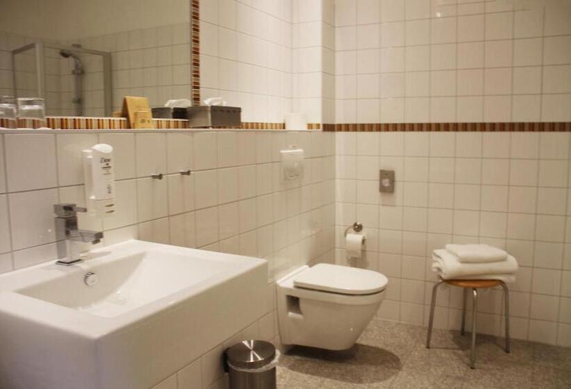 Kur & Landhotel Borstel   Treff