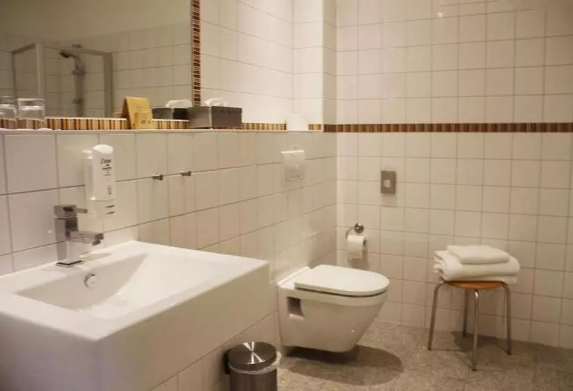 Kur & Landhotel Borstel   Treff