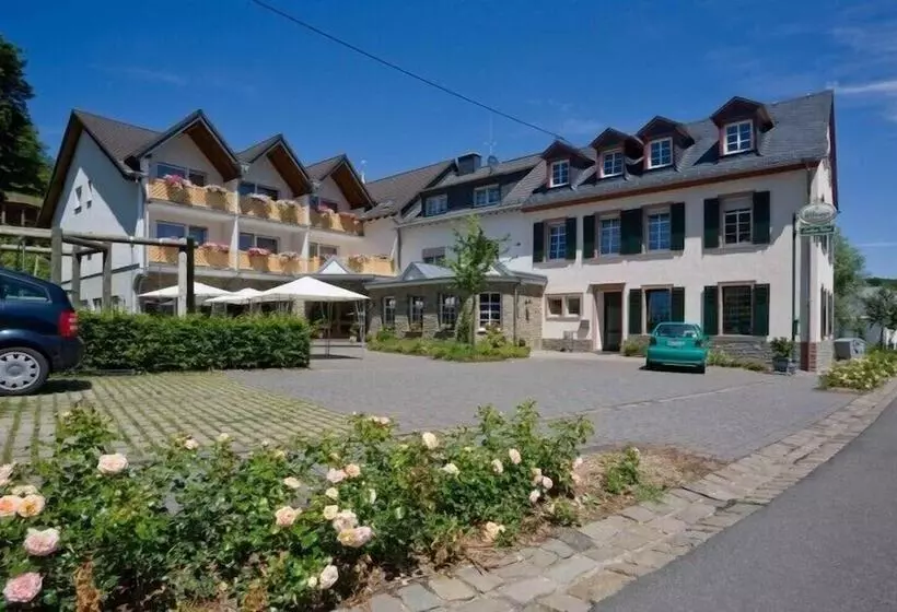 Hotelli Landhaus Schend