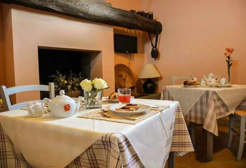 Maaseutuhotelli Agriturismo Casale Bonaparte