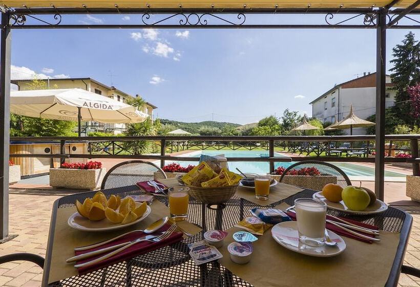 La Casa Sul Lago Hostel