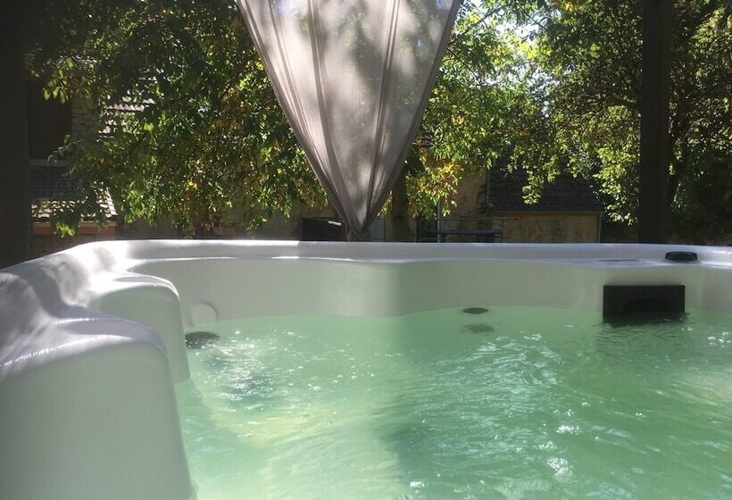 بنسيون La Grangette En Bourgogne