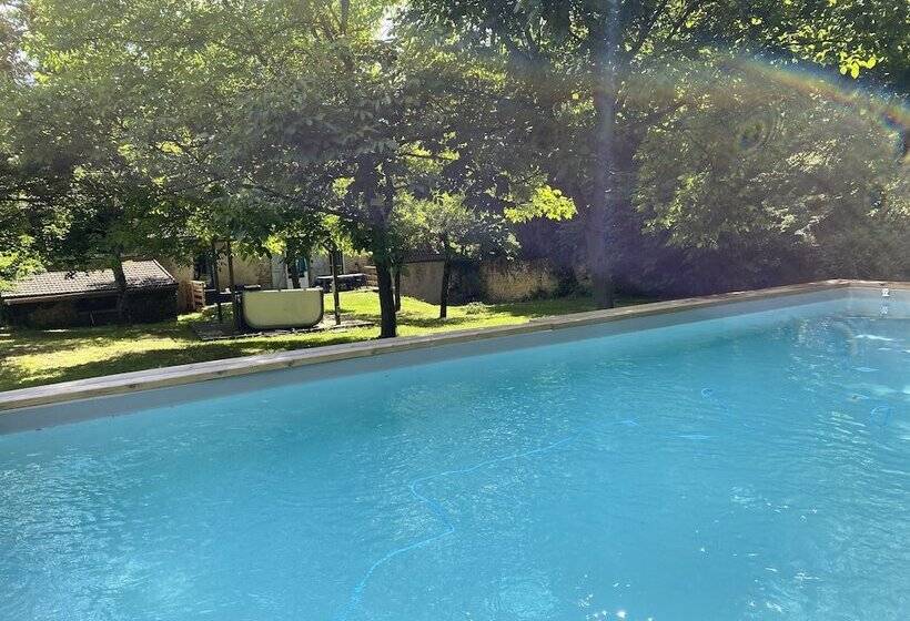 بنسيون La Grangette En Bourgogne