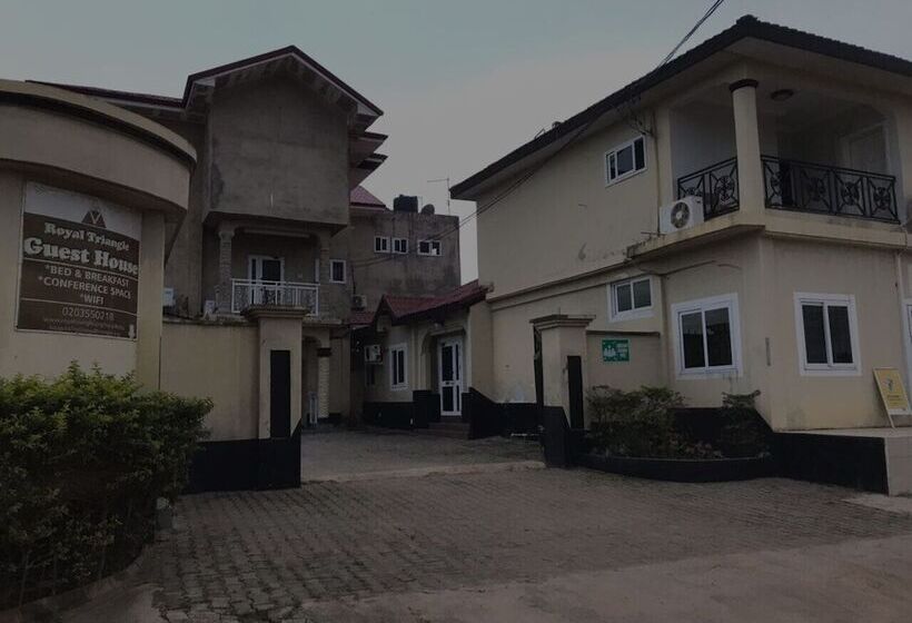بنسيون Royal Triangle Guest House