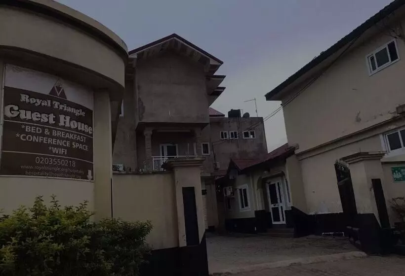 ペンション Royal Triangle Guest House