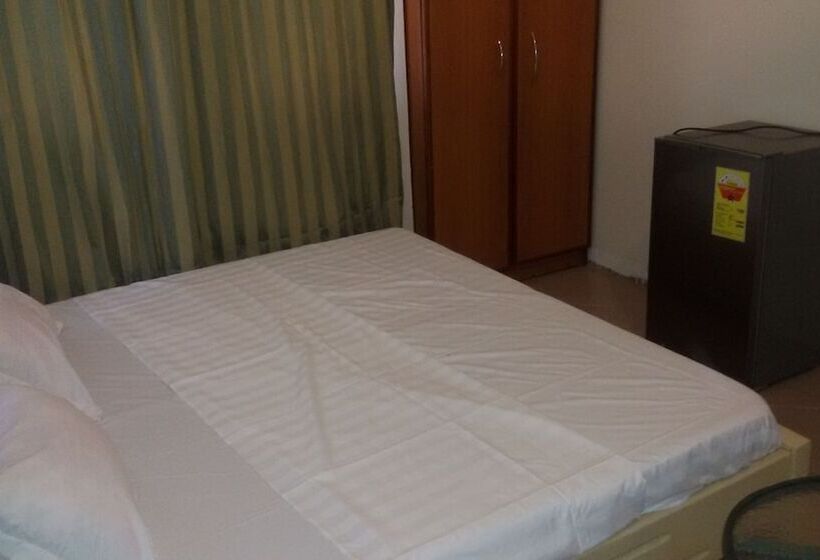 بنسيون Royal Triangle Guest House