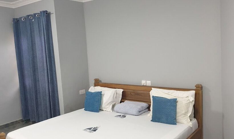 بنسيون Royal Triangle Guest House