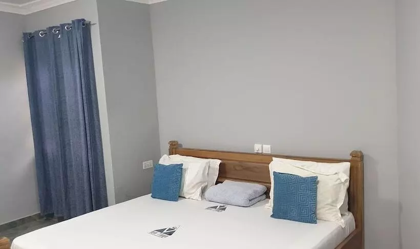 ペンション Royal Triangle Guest House