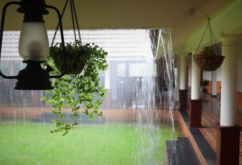 منتجع 3 Hills County