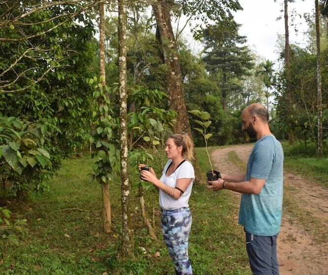 منتجع 3 Hills County