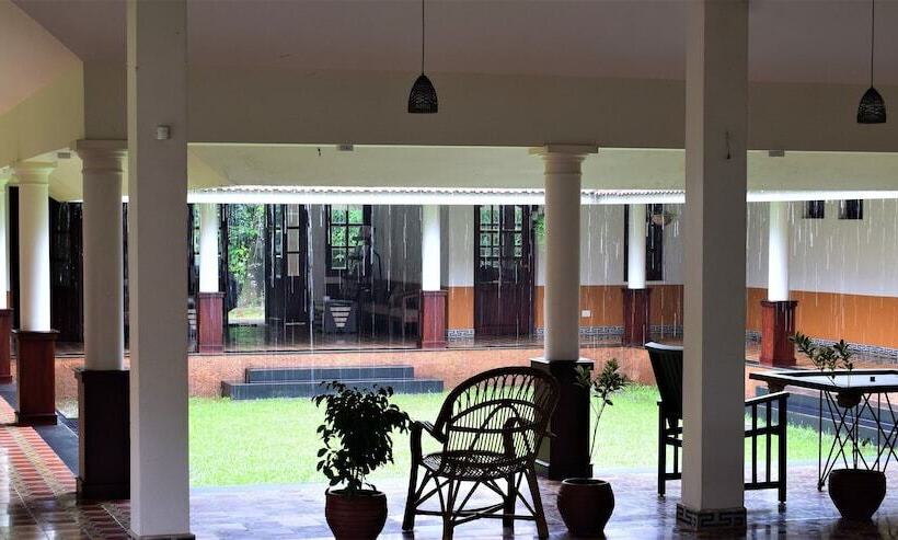 منتجع 3 Hills County