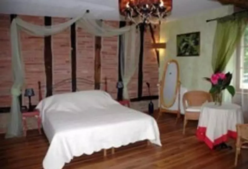 Aamiaismajoitus (B&B) Chambres D Hôtes Les Douves