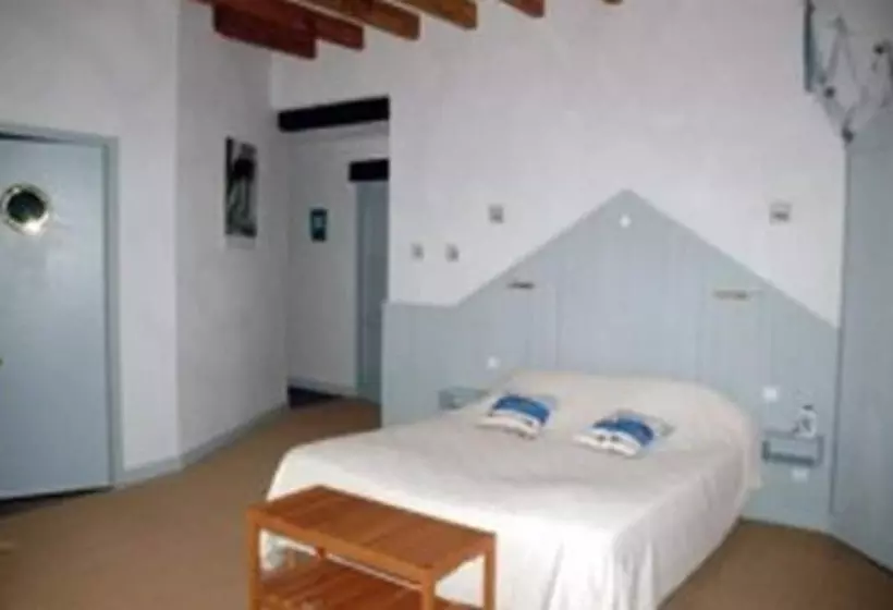 Aamiaismajoitus (B&B) Chambres D Hôtes Les Douves